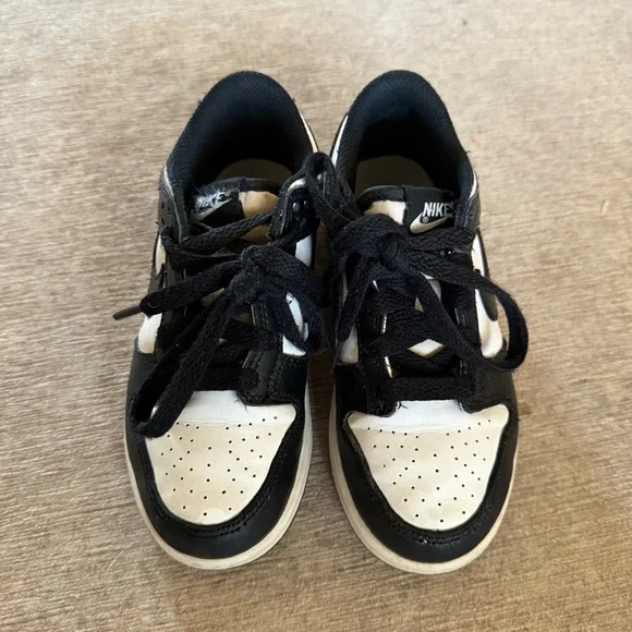 Little kids size 12c Nike Panda Dunks - Picture 5 of 8